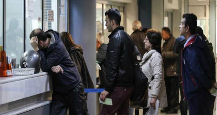 &Rho;&epsilon;&kappa;ό&rho; ό&lambda;&omega;&nu; &tau;&omega;&nu; &epsilon;&pi;&omicron;&chi;ώ&nu;: &Omicron;&iota; &Epsilon;&lambda;&lambda;&eta;&nu;&epsilon;&sigmaf; &chi;&rho;&omega;&sigma;&tau;&omicron;ύ&nu; &pi;ά&nu;&omega; &alpha;&pi;ό 100 &delta;&iota;&sigma;. &sigma;&tau;&omicron; &Delta;&eta;&mu;ό&sigma;&iota;&omicron;
