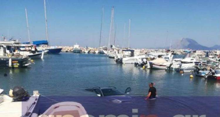 &Pi;ά&tau;&rho;&alpha;: &Pi;&rho;&omicron;&sigma;&pi;&alpha;&theta;&omicron;ύ&sigma;&epsilon; &nu;&alpha; &tau;&rho;&alpha;&beta;ή&xi;&epsilon;&iota; &sigma;&kappa;ά&phi;&omicron;&sigmaf; &sigma;&tau;&eta; &sigma;&tau;&epsilon;&rho;&iota;ά, &kappa;&alpha;&tau;έ&lambda;&eta;&xi;&epsilon; &tau;&omicron; &Iota;&Chi; &sigma;&tau;&eta; &theta;ά&lambda;&alpha;&sigma;&sigma;&alpha; [&epsilon;&iota;&kappa;ό&nu;&epsilon;&sigmaf;]