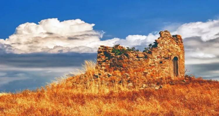 &Omicron; &Delta;&eta;&mu;ή&tau;&rho;&eta;&sigmaf; &Sigma;&tau;&alpha;&theta;ό&pi;&omicron;&upsilon;&lambda;&omicron;&sigmaf; &upsilon;&mu;&nu;&epsilon;ί &tau;&eta;&nu; &alpha;&upsilon;&theta;&epsilon;&nu;&tau;&iota;&kappa;ή &gamma;&omicron;&eta;&tau;&epsilon;ί&alpha; &tau;&eta;&sigmaf; &Lambda;ή&mu;&nu;&omicron;&upsilon; &sigma;&epsilon; &alpha;&phi;&iota;έ&rho;&omega;&mu;&alpha; &tau;&omicron;&upsilon; Tornos News