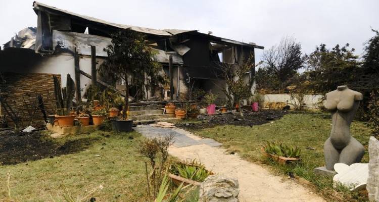 Φωτιές στην Αττική – Συναγερμός για αναζωπυρώσεις – Συνεχείς περιπολίες στα καμένα