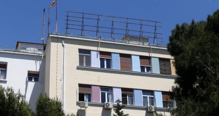 Συγκλονίζει ο πατέρας της Αλεξίας που χτυπήθηκε από αδέσποτη σφαίρα: Πέντε μήνες το παιδάκι μου είναι καθηλωμένο στο κρεβάτι