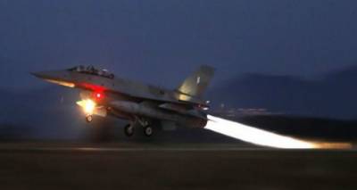 &Epsilon;&iota;&kappa;&omicron;&nu;&iota;&kappa;ή &alpha;&epsilon;&rho;&omicron;&mu;&alpha;&chi;ί&alpha; &mu;&epsilon;&tau;&alpha;&xi;ύ &Lambda;έ&sigma;&beta;&omicron;&upsilon; &kappa;&alpha;&iota; &Lambda;ή&mu;&nu;&omicron;&upsilon;