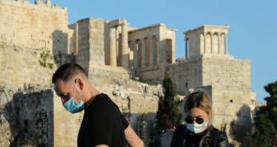 &Kappa;&omicron;&rho;&omega;&nu;&omicron;ϊό&sigmaf;: 715 &nu;έ&alpha; &kappa;&rho;&omicron;ύ&sigma;&mu;&alpha;&tau;&alpha; | 7 &nu;&epsilon;&kappa;&rho;&omicron;ί, 95 &delta;&iota;&alpha;&sigma;&omega;&lambda;&eta;&nu;&omega;&mu;έ&nu;&omicron;&iota;