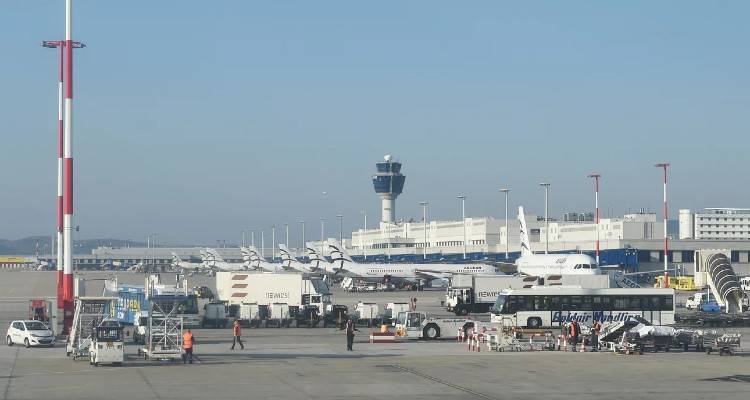 Ελ. Βενιζέλος: Συναγερμός για αεροσκάφος με βλάβη πριν την προσγείωση