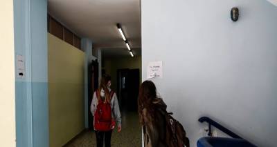 &laquo;&Theta;&alpha; &gamma;ί&nu;&omega; &tau;&omicron; &alpha;&gamma;ό&rho;&iota; &sigma;&omicron;&upsilon;, &theta;&alpha; &sigma;&omicron;&upsilon; &tau;&alpha; &mu;ά&theta;&omega; ό&lambda;&alpha;&raquo; έ&gamma;&rho;&alpha;&phi;&epsilon; &omicron; &delta;ά&sigma;&kappa;&alpha;&lambda;&omicron;&sigmaf; &sigma;&tau;&eta;&nu; 9&chi;&rho;&omicron;&nu;&eta; | &Epsilon;&sigma;&tau;&epsilon;&iota;&lambda;&epsilon; 45 &sigma;&epsilon;&lambda;ί&delta;&epsilon;&sigmaf; &mu;&eta;&nu;ύ&mu;&alpha;&tau;&alpha; &sigma;&epsilon; 4 &eta;&mu;έ&rho;&epsilon;&sigmaf;