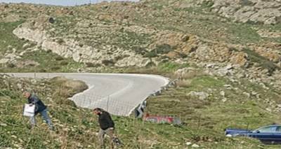 &Pi;&alpha;&rho;ά&kappa;&alpha;&mu;&psi;&eta; &Theta;ά&nu;&omicron;&upsilon;&sigmaf;: &Epsilon;&mu;&pi;&lambda;&omicron;&kappa;ή &sigma;&tau;&omicron; έ&rho;&gamma;&omicron; &alpha;&pi;&epsilon;&iota;&lambda;&epsilon;ί &nu;&alpha; &tau;&omicron; &tau;&iota;&nu;ά&xi;&epsilon;&iota; &sigma;&tau;&omicron;&nu; &laquo;&alpha;έ&rho;&alpha;&raquo; (audio)