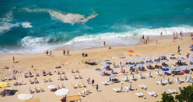 Bloomberg: &Alpha;&kappa;&rho;&iota;&beta;έ&sigmaf; &pi;&lambda;έ&omicron;&nu; &omicron;&iota; &delta;&iota;&alpha;&kappa;&omicron;&pi;έ&sigmaf; &sigma;&tau;&eta;&nu; &Tau;&omicron;&upsilon;&rho;&kappa;ί&alpha; | &Phi;&epsilon;ύ&gamma;&omicron;&upsilon;&nu; &omicron;&iota; &Beta;&rho;&epsilon;&tau;&alpha;&nu;&omicron;ί, &alpha;&kappa;ό&mu;&alpha; &kappa;&alpha;&iota; &omicron;&iota; &Tau;&omicron;ύ&rho;&kappa;&omicron;&iota; &pi;&rho;&omicron;&tau;&iota;&mu;&omicron;ύ&nu; &Epsilon;&lambda;&lambda;ά&delta;&alpha;