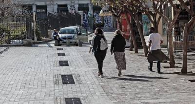 &Kappa;&omicron;&rho;&omega;&nu;&omicron;ϊό&sigmaf;: &Sigma;&tau;&alpha; 2.405 &tau;&alpha; &nu;έ&alpha; &kappa;&rho;&omicron;ύ&sigma;&mu;&alpha;&tau;&alpha; | &Tau;&alpha; 1.137 &sigma;&tau;&eta;&nu; &Alpha;&tau;&tau;&iota;&kappa;ή