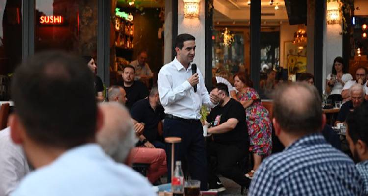 Στη Λήμνο, για περιοδεία, ο υποψήφιος πρόεδρος του ΠΑΣΟΚ, Μιχάλης Κατρίνης.