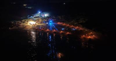 &laquo;Beach Party&raquo; &sigma;&tau;&omicron;&nu; Ά&gamma;&iota;&omicron; &Epsilon;&rho;&mu;ό&lambda;&alpha;&omicron;: &Pi;&rho;&omega;&tau;ό&tau;&upsilon;&pi;&eta; &kappa;&alpha;&lambda;&omicron;&kappa;&alpha;&iota;&rho;&iota;&nu;ή &beta;&rho;&alpha;&delta;&iota;ά &alpha;&pi;ό &tau;&omicron;&nu; &Pi;&omicron;&lambda;&iota;&tau;&iota;&sigma;&tau;&iota;&kappa;ό &Sigma;ύ&lambda;&lambda;&omicron;&gamma;&omicron; &Alpha;&tau;&sigma;&iota;&kappa;ή&sigmaf;