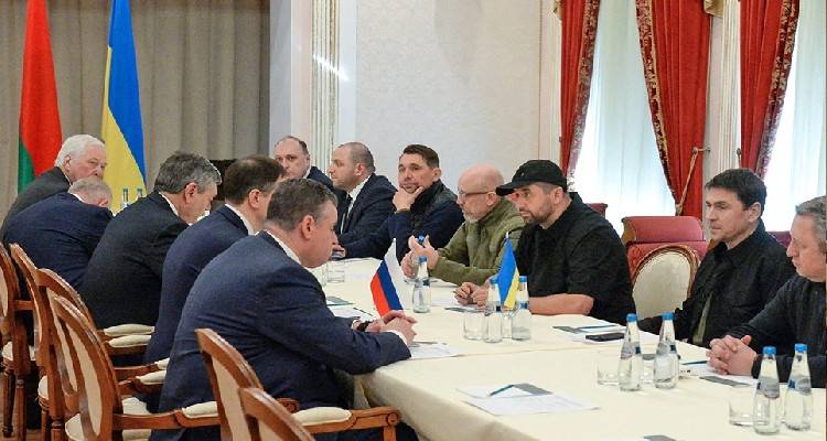 &Epsilon;&iota;&sigma;&beta;&omicron;&lambda;ή &sigma;&tau;&eta;&nu; &Omicron;&upsilon;&kappa;&rho;&alpha;&nu;ί&alpha;: &Omicron;&lambda;&omicron;&kappa;&lambda;&eta;&rho;ώ&theta;&eta;&kappa;&alpha;&nu; &omicron;&iota; &delta;&iota;&alpha;&pi;&rho;&alpha;&gamma;&mu;&alpha;&tau;&epsilon;ύ&sigma;&epsilon;&iota;&sigmaf; &tau;&eta;&sigmaf; &Mu;ό&sigma;&chi;&alpha;&sigmaf; &mu;&epsilon; &tau;&omicron; &Kappa;ί&epsilon;&beta;&omicron;