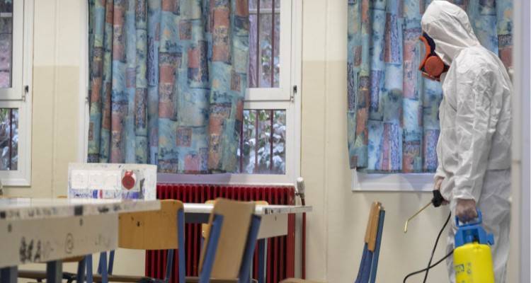 Κορωνοϊός: Κλειστά 28 σχολεία από την Αθήνα έως την Ξάνθη | Συναγερμός για ευπαθείς ομάδες