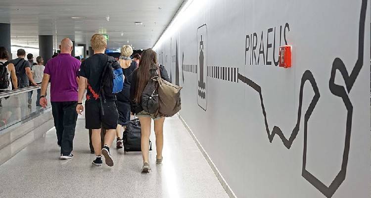 Κομισιόν: Χαλάρωση των μέτρων για τα ταξίδια αλλά και «φρένο ασφαλείας» λόγω των μεταλλάξεων