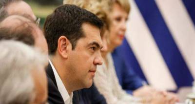 &Mu;&epsilon;&tau;ά &tau;&eta;&nu; &Kappa;ί&nu;&alpha;, &omicron; &Tau;&sigma;ί&pi;&rho;&alpha;&sigmaf; &alpha;&nu;&tau;&iota;&mu;έ&tau;&omega;&pi;&omicron;&sigmaf; &mu;&epsilon; &tau;&alpha; &pi;&rho;&omicron;&beta;&lambda;ή&mu;&alpha;&tau;&alpha; -&Epsilon;&kappa;&lambda;&omicron;&gamma;&iota;&kappa;ό&sigmaf; &nu;ό&mu;&omicron;&sigmaf; &kappa;&alpha;&iota; &pi;&epsilon;&rho;&iota;&kappa;&omicron;&pi;έ&sigmaf; &sigma;&tau;&iota;&sigmaf; &sigma;&upsilon;&nu;&tau;ά&xi;&epsilon;&iota;&sigmaf;