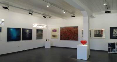 &Delta;&iota;&alpha;&tau;&omicron;&mu;&iota;&kappa;ή Έ&kappa;&theta;&epsilon;&sigma;&eta; &laquo;Respite&raquo;: &Delta;ύ&omicron; &kappa;&alpha;&lambda;&lambda;&iota;&tau;έ&chi;&nu;&epsilon;&sigmaf; &sigma;&epsilon; έ&nu;&alpha;&nu; &kappa;&omicron;&iota;&nu;ό &kappa;&alpha;&mu;&beta;ά &sigma;&tau;&eta; &Mu;ύ&rho;&iota;&nu;&alpha;