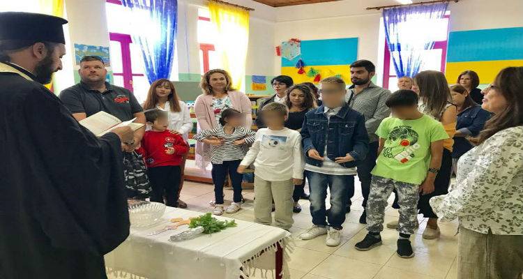 &Sigma;ή&mu;&epsilon;&rho;&alpha; &tau;&omicron; &pi;&rho;ώ&tau;&omicron; &kappa;&omicron;&upsilon;&delta;&omicron;ύ&nu;&iota; &gamma;&iota;&alpha; &tau;&omicron; &Epsilon;&iota;&delta;&iota;&kappa;ό &Sigma;&chi;&omicron;&lambda;&epsilon;ί&omicron; &Kappa;&alpha;&lambda;&lambda;&iota;&theta;έ&alpha;&sigmaf; (photos)