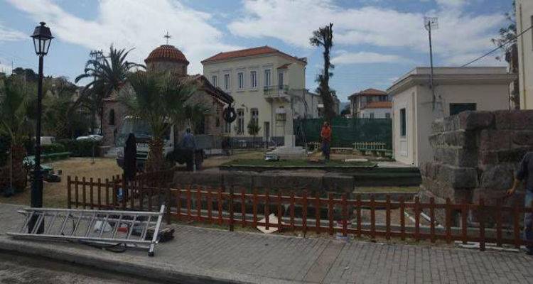 &Pi;&upsilon;&rho;&epsilon;&tau;ώ&delta;&epsilon;&iota;&sigmaf; &pi;&rho;&omicron;&epsilon;&tau;&omicron;&iota;&mu;&alpha;&sigma;ί&epsilon;&sigmaf; &sigma;&tau;&eta; &Lambda;έ&sigma;&beta;&omicron; &gamma;&iota;&alpha; &tau;&eta;&nu; ά&phi;&iota;&xi;&eta; &tau;&omicron;&upsilon; &Pi;ά&pi;&alpha; (photos)