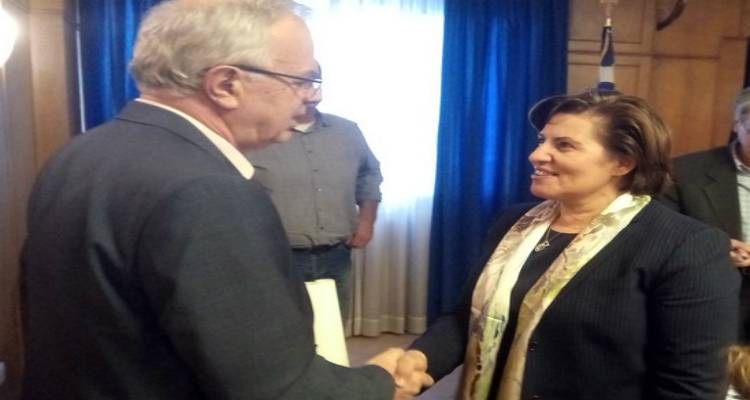 &Eta; &delta;&iota;&alpha;&chi;&epsilon;ί&rho;&iota;&sigma;&eta; &tau;&omicron;&upsilon; &upsilon;&pi;&epsilon;&rho;&pi;&lambda;&eta;&theta;&upsilon;&sigma;&mu;&omicron;ύ &alpha;&gamma;&rho;&iota;&omicron;&kappa;&omicron;ύ&nu;&epsilon;&lambda;&omega;&nu; &sigma;&tau;&eta; &Lambda;ή&mu;&nu;&omicron; &epsilon;&pi;ί &tau;ά&pi;&eta;&tau;&omicron;&sigmaf; &sigma;&tau;&eta; &sigma;&upsilon;&nu;ά&nu;&tau;&eta;&sigma;&eta; &Kappa;&alpha;&lambda;&omicron;&gamma;ή&rho;&omicron;&upsilon; - &Alpha;&pi;&omicron;&sigma;&tau;ό&lambda;&omicron;&upsilon;