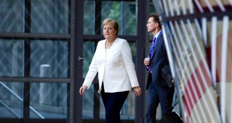 Σύνοδος Κορυφής: «Πυρά» εναντίον Μέρκελ από το ΕΛΚ και νέο αδιέξοδο | Αρνήθηκαν την πρόταση Τίμερμανς