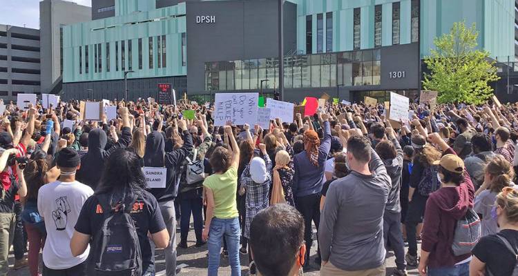 Υπόθεση Τζορτζ Φλόιντ: Νεκρός 19χρονος από πυροβολισμούς στο Ντιτρόιτ