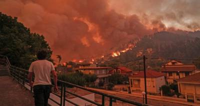 &Sigma;&tau;&iota;&sigmaf; &phi;&lambda;ό&gamma;&epsilon;&sigmaf; &gamma;&iota;&alpha; έ&beta;&delta;&omicron;&mu;&eta; &mu;έ&rho;&alpha; &eta; &Epsilon;ύ&beta;&omicron;&iota;&alpha;: &Mu;ά&chi;&eta; &mu;&epsilon; &tau;&iota;&sigmaf; &alpha;&nu;&alpha;&zeta;&omega;&pi;&upsilon;&rho;ώ&sigma;&epsilon;&iota;&sigmaf; &sigma;&epsilon; &Gamma;&omicron;ύ&beta;&epsilon;&sigmaf; &kappa;&alpha;&iota; &Alpha;&rho;&tau;&epsilon;&mu;ί&sigma;&iota;&omicron; - &Kappa;ά&tau;&omicron;&iota;&kappa;&omicron;&iota; έ&sigma;&omega;&sigma;&alpha;&nu; &tau;&alpha; &chi;&omega;&rho;&iota;ά