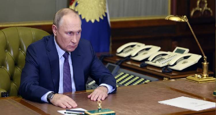 Γέφυρα της Κριμαίας: Σαμποτάζ των Ουκρανών η έκρηξη είπε ο Πούτιν, φόβοι για την «απάντηση» της Μόσχας