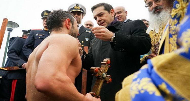 &Tau;&sigma;ί&pi;&rho;&alpha;&sigmaf;: &Tau;&omicron; 2019 &theta;&alpha; &epsilon;ί&nu;&alpha;&iota; &eta; &chi;&rho;&omicron;&nu;&iota;ά - &alpha;&phi;&epsilon;&tau;&eta;&rho;ί&alpha; &tau;&eta;&sigmaf; &mu;&epsilon;&gamma;ά&lambda;&eta;&sigmaf; &alpha;&nu;ά&kappa;&alpha;&mu;&psi;&eta;&sigmaf; &tau;&eta;&sigmaf; &Epsilon;&lambda;&lambda;ά&delta;&alpha;&sigmaf;