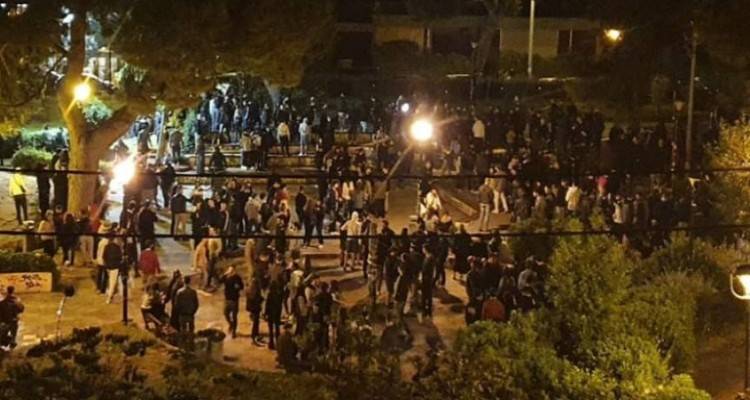 Κορωνοϊός: Ανησυχία για τα υπαίθρια πάρτι | Επεισόδια μεταξύ 300 νεαρών και αστυνομίας στην Αγία Παρασκευή