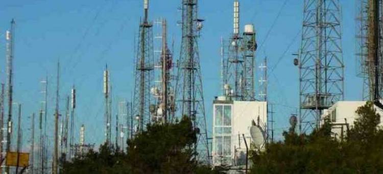 Ένταση και προσαγωγές στις κεραίες στον Υμηττό