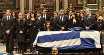 &Kappa;&omega;&nu;&sigma;&tau;&alpha;&nu;&tau;ί&nu;&omicron;&sigmaf; &Mu;&eta;&tau;&sigma;&omicron;&tau;ά&kappa;&eta;&sigmaf;: &Mu;&epsilon; &lambda;&alpha;ϊ&kappa;ό &pi;&rho;&omicron;&sigma;&kappa;ύ&nu;&eta;&mu;&alpha; &tau;&omicron; ύ&sigma;&tau;&alpha;&tau;&omicron; &chi;&alpha;ί&rho;&epsilon;