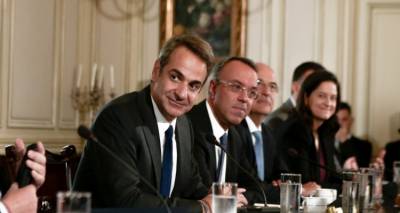 &Sigma;&tau;&omicron; &upsilon;&pi;&omicron;&upsilon;&rho;&gamma;&iota;&kappa;ό &sigma;ή&mu;&epsilon;&rho;&alpha; &tau;&alpha; &epsilon;&pi;ό&mu;&epsilon;&nu;&alpha; &nu;&omicron;&mu;&omicron;&sigma;&chi;έ&delta;&iota;&alpha;: &Sigma;&upsilon;&gamma;&kappa;&epsilon;&nu;&tau;&rho;ώ&sigma;&epsilon;&iota;&sigmaf; &sigma;&tau;&omicron;... &pi;&epsilon;&zeta;&omicron;&delta;&rho;ό&mu;&iota;&omicron;, &epsilon;&pi;ί&delta;&omicron;&mu;&alpha; &gamma;έ&nu;&nu;&eta;&sigma;&eta;&sigmaf;