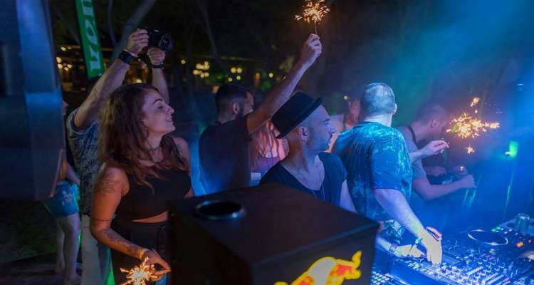 2-5 &Alpha;&upsilon;&gamma;&omicron;ύ&sigma;&tau;&omicron;&upsilon; &eta; &Lambda;ή&mu;&nu;&omicron;&sigmaf; &theta;&alpha; &chi;&omicron;&rho;έ&psi;&epsilon;&iota; &sigma;&tau;&omicron;&upsilon;&sigmaf; &rho;&upsilon;&theta;&mu;&omicron;ύ&sigmaf; &tau;&omicron;&upsilon; Reborn Festival 2018