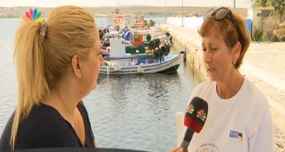 &Lambda;ή&mu;&nu;&omicron;&sigmaf;: &Eta; &sigma;&upsilon;&gamma;&kappa;&lambda;&omicron;&nu;&iota;&sigma;&tau;&iota;&kappa;ή &iota;&sigma;&tau;&omicron;&rho;ί&alpha; &tau;&omicron;&upsilon; 8&chi;&rho;&omicron;&nu;&omicron;&upsilon; &Nu;&tau;&alpha;&nu;&iota;έ&lambda; &pi;&omicron;&upsilon; &omicron;&iota; &gamma;&omicron;&nu;&epsilon;ί&sigmaf; &tau;&omicron;&upsilon; &sigma;&kappa;&omicron;&tau;ώ&theta;&eta;&kappa;&alpha;&nu; &mu;&pi;&rho;&omicron;&sigma;&tau;ά &mu;ά&tau;&iota;&alpha; &tau;&omicron;&upsilon; (video)