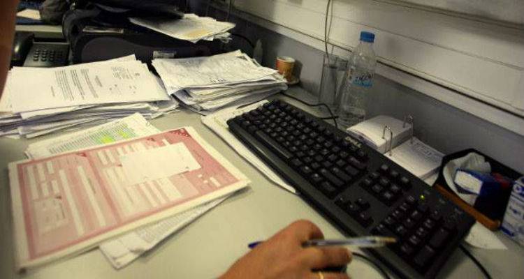 Η εφορία βάζει στο «μικροσκόπιο» 1,2 εκατ. ΑΦΜ