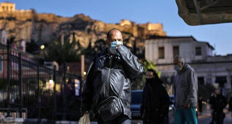 Οι περιοχές που βάζουν «φρένο» στην άρση του lockdown | Τα σενάρια για νέα παράταση, τι θα γίνει με τα σχολεία