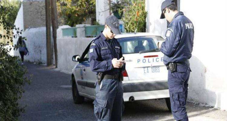 &Lambda;έ&sigma;&beta;&omicron;&sigmaf;: &Pi;&alpha;&tau;έ&rho;&alpha;&sigmaf; &beta;ί&alpha;&zeta;&epsilon; &epsilon;&pi;ί &tau;&rho;ί&alpha; &chi;&rho;ό&nu;&iota;&alpha; &tau;&iota;&sigmaf; &kappa;ό&rho;&epsilon;&sigmaf; &tau;&omicron;&upsilon;