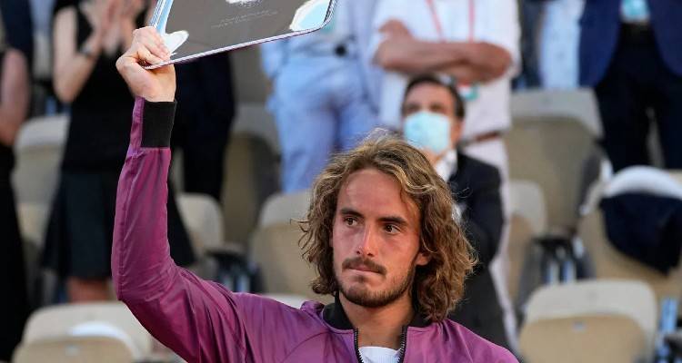 Στέφανος Τσιτσιπάς: «Πέντε λεπτά πριν αρχίσει ο τελικός του Roland Garros, πέθανε η γιαγιά μου» | Συγκινεί η ανάρτησή του