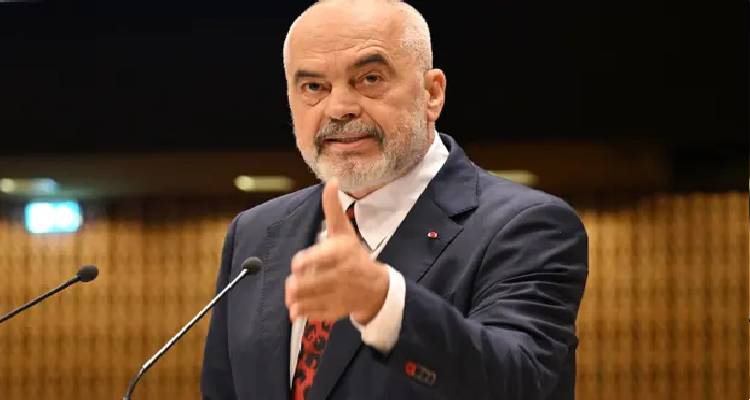 Μεταναστευτική κρίση : H Αλβανία κατηγορεί την Βρετανία για ξενοφοβία