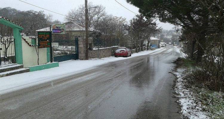 &Gamma;&iota;&alpha; 4&eta; &phi;&omicron;&rho;ά &chi;&iota;&omicron;&nu;ί&zeta;&epsilon;&iota; &sigma;&tau;&eta; &Lambda;έ&sigma;&beta;&omicron;