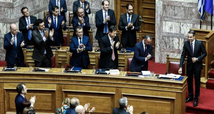 Μητσοτάκης: Μειώνουμε τον ΕΝΦΙΑ 8% και την εισφορά αλληλεγγύης, με το βλέμμα στη μεσαία τάξη