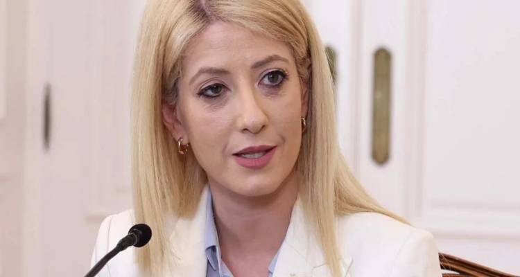 &Epsilon;&kappa;&lambda;&omicron;&gamma;έ&sigmaf; &sigma;&tau;&eta;&nu; &Kappa;ύ&pi;&rho;&omicron;: &Kappa;&alpha;&theta;&alpha;&rho;ή &nu;ί&kappa;&eta; &tau;&omicron;&upsilon; &Delta;&Eta;&Sigma;&Upsilon;, &delta;&epsilon;ύ&tau;&epsilon;&rho;&omicron; &kappa;ό&mu;&mu;&alpha; &tau;&omicron; &Alpha;&Kappa;&Epsilon;&Lambda;, &mu;&pi;&alpha;ί&nu;&epsilon;&iota; &sigma;&tau;&eta; &Beta;&omicron;&upsilon;&lambda;ή &tau;&omicron; &kappa;ό&mu;&mu;&alpha; &tau;&omicron;&upsilon; &Phi;&epsilon;&iota;&delta;ί&alpha;