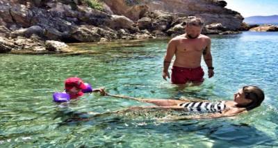 &Gamma;&iota;ά&nu;&nu;&eta;&sigmaf; &Beta;&alpha;&rho;&delta;ή&sigmaf;: Έ&nu;&alpha; &kappa;&alpha;&lambda;&omicron;&kappa;&alpha;ί&rho;&iota;, &mu;&iota;&alpha; &alpha;&gamma;ά&pi;&eta;, &mu;&iota;&alpha; &zeta;&omega;ή &sigma;&tau;&eta; &Lambda;ή&mu;&nu;&omicron;