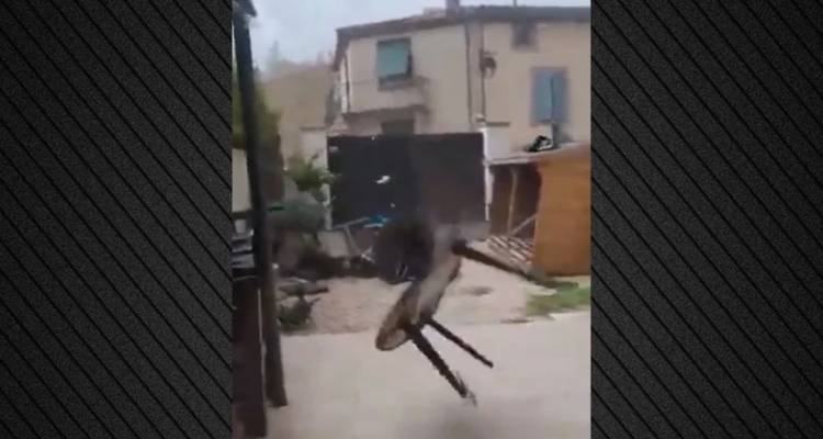 &Tau;&rho;&omicron;&mu;&alpha;&kappa;&tau;&iota;&kappa;έ&sigmaf; &epsilon;&iota;&kappa;ό&nu;&epsilon;&sigmaf; &sigma;&tau;&eta; &Gamma;&alpha;&lambda;&lambda;ί&alpha; &mu;&epsilon; &alpha;&nu;&epsilon;&mu;&omicron;&sigma;&tau;&rho;ό&beta;&iota;&lambda;&omicron; &pi;&omicron;&upsilon; &sigma;ά&rho;&omega;&sigma;&epsilon; &chi;&omega;&rho;&iota;ά, &tau;&omicron;&upsilon;&lambda;ά&chi;&iota;&sigma;&tau;&omicron;&nu; 41 &tau;&rho;&alpha;&upsilon;&mu;&alpha;&tau;ί&epsilon;&sigmaf; &kappa;&alpha;&iota; &pi;ά&nu;&omega; &alpha;&pi;ό 300 &sigma;&pi;ί&tau;&iota;&alpha; &mu;&epsilon; &zeta;&eta;&mu;&iota;έ&sigmaf;, &delta;&epsilon;ί&tau;&epsilon; &beta;ί&nu;&tau;&epsilon;&omicron;