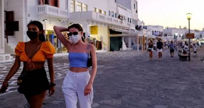&Kappa;&omicron;&rho;&omega;&nu;&omicron;ϊό&sigmaf;: &Alpha;&nu;&eta;&sigma;&upsilon;&chi;ί&alpha; &gamma;&iota;&alpha; &tau;&alpha; &nu;&eta;&sigma;&iota;ά &pi;&omicron;&upsilon; &laquo;&kappa;&omicron;&kappa;&kappa;&iota;&nu;ί&zeta;&omicron;&upsilon;&nu;&raquo; - &Tau;&alpha; &kappa;&rho;&omicron;ύ&sigma;&mu;&alpha;&tau;&alpha; &kappa;&alpha;&iota; &eta; &kappa;ά&mu;&psi;&eta; &tau;&omicron;&upsilon; &epsilon;&mu;&beta;&omicron;&lambda;&iota;&alpha;&sigma;&mu;&omicron;ύ &phi;έ&rho;&nu;&omicron;&upsilon;&nu; &tau;&omicron;&pi;&iota;&kappa;ά lockdown