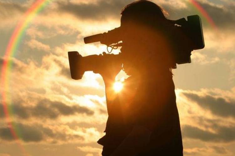 &Tau;&omicron;&nu; &Delta;&epsilon;&kappa;έ&mu;&beta;&rho;&iota;&omicron; &tau;&omicron; 1&omicron; &Phi;&epsilon;&sigma;&tau;&iota;&beta;ά&lambda; &Nu;&tau;&omicron;&kappa;&iota;&mu;&alpha;&nu;&tau;έ&rho; &Alpha;&iota;&gamma;&alpha;ί&omicron;&upsilon;