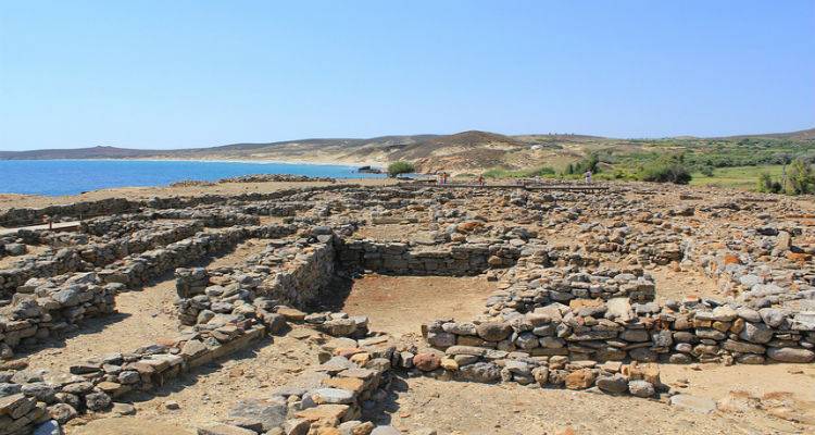 &Lambda;ή&mu;&nu;&omicron;&sigmaf;: 5 &theta;έ&sigma;&epsilon;&iota;&sigmaf; &epsilon;&rho;&gamma;&alpha;&sigma;ί&alpha;&sigmaf; &sigma;&tau;&omicron;&nu; &alpha;&rho;&chi;&alpha;&iota;&omicron;&lambda;&omicron;&gamma;&iota;&kappa;ό &chi;ώ&rho;&omicron; &Pi;&omicron;&lambda;&iota;ό&chi;&nu;&eta;&sigmaf;