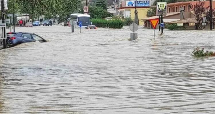 Κακοκαιρία «Μπάλλος»: Καταστροφές σε Κέρκυρα, αγνοείται άντρας στην Εύβοια - Σαρώνει και την Κρήτη η κακοκαιρία