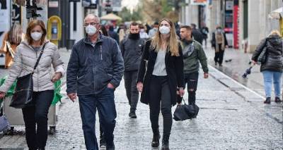 &Kappa;&omicron;&rho;&omega;&nu;&omicron;ϊό&sigmaf;: 23.748 &nu;έ&alpha; &kappa;&rho;&omicron;ύ&sigma;&mu;&alpha;&tau;&alpha;, 44 &theta;ά&nu;&alpha;&tau;&omicron;&iota; &kappa;&alpha;&iota; 354 &delta;&iota;&alpha;&sigma;&omega;&lambda;&eta;&nu;&omega;&mu;έ&nu;&omicron;&iota;