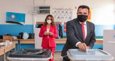 &Beta;ό&rho;&epsilon;&iota;&alpha; &Mu;&alpha;&kappa;&epsilon;&delta;&omicron;&nu;ί&alpha;: Ή&tau;&tau;&alpha; &tau;&omicron;&upsilon; &kappa;&upsilon;&beta;&epsilon;&rho;&nu;ώ&nu;&tau;&omicron;&sigmaf; &kappa;ό&mu;&mu;&alpha;&tau;&omicron;&sigmaf; &tau;&omicron;&upsilon; &Zeta;ό&rho;&alpha;&nu; &Zeta;ά&epsilon;&phi; &sigma;&tau;&omicron;&nu; &pi;&rho;ώ&tau;&omicron; &gamma;ύ&rho;&omicron; &tau;&omega;&nu; &delta;&eta;&mu;&omicron;&tau;&iota;&kappa;ώ&nu; &epsilon;&kappa;&lambda;&omicron;&gamma;ώ&nu;