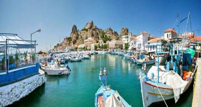 &Tau;ό&nu;&iota;&alpha; &Pi;&rho;&alpha;&beta;&lambda;ή &kappa;&alpha;&iota; &Alpha;&lambda;έ&xi;&alpha;&nu;&delta;&rho;&omicron;&sigmaf; &Alpha;&lambda;&epsilon;&xi;ά&nu;&delta;&rho;&omicron;&upsilon;: &laquo;Ό&lambda;&omicron;&iota; &mu;&alpha;&zeta;ί &gamma;&iota;&alpha; &tau;&omicron; &kappa;&alpha;&lambda;ό &tau;&eta;&sigmaf; &Lambda;ή&mu;&nu;&omicron;&upsilon;&raquo; (mp3)